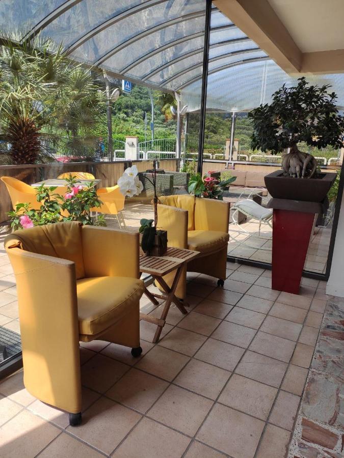 Hotel Angelini Torbole Sul Garda Esterno foto