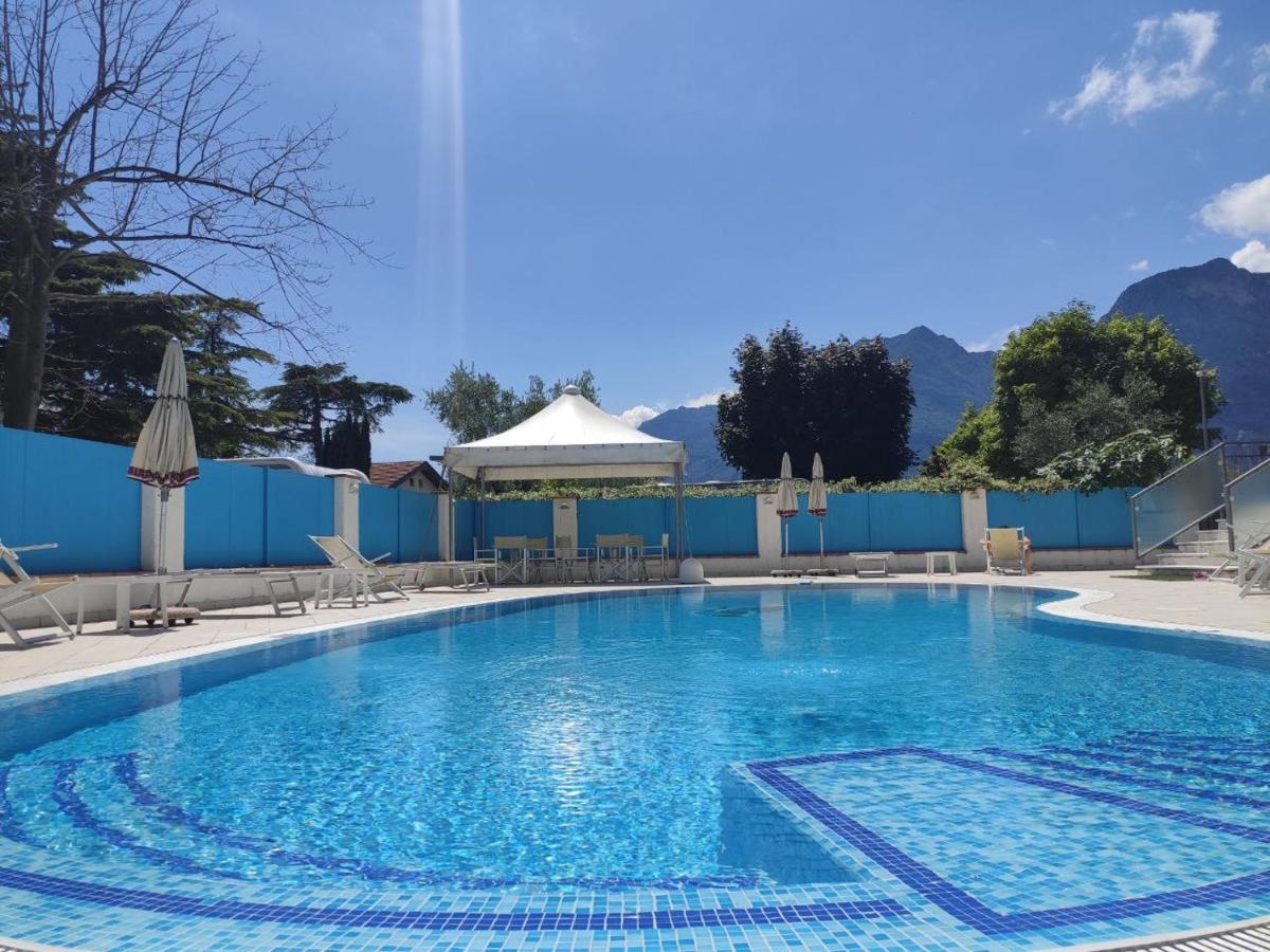 Hotel Angelini Torbole Sul Garda Esterno foto