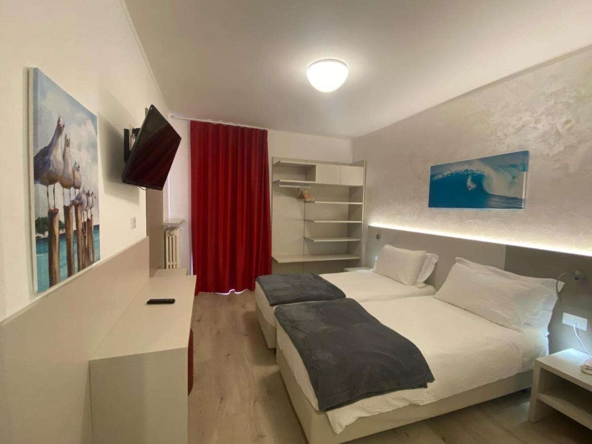 Hotel Angelini Torbole Sul Garda Esterno foto