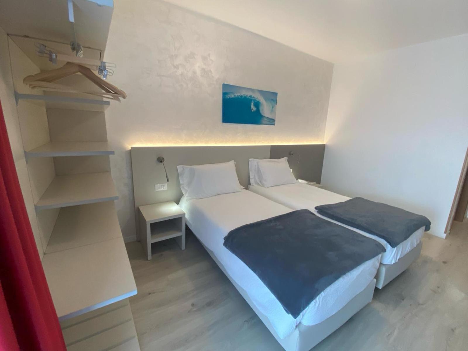 Hotel Angelini Torbole Sul Garda Esterno foto