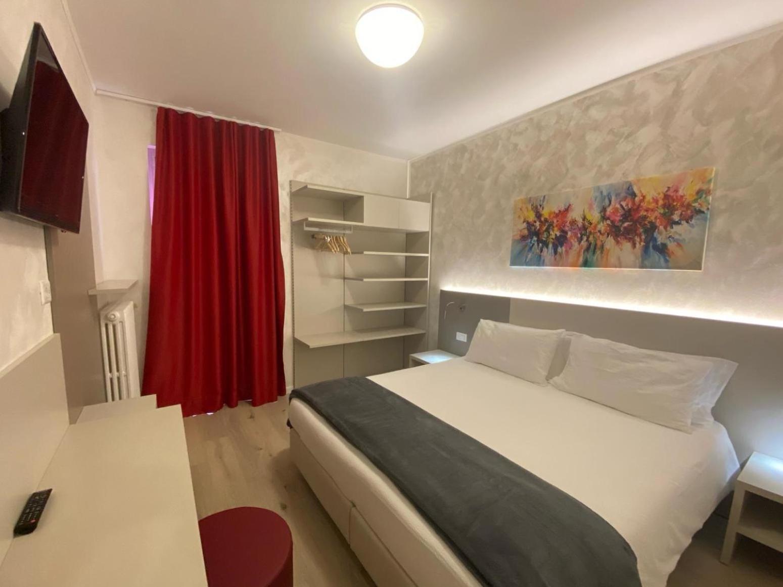 Hotel Angelini Torbole Sul Garda Esterno foto