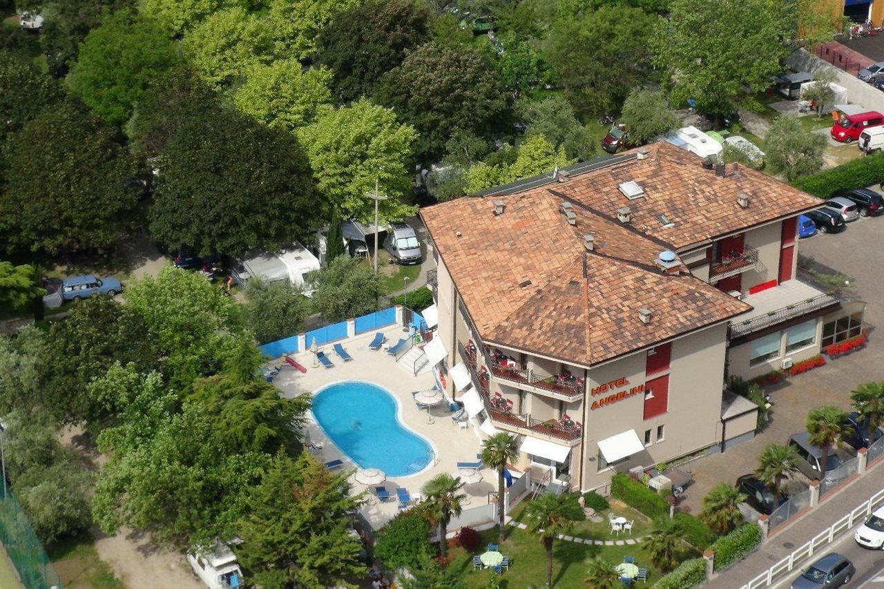 Hotel Angelini Torbole Sul Garda Esterno foto